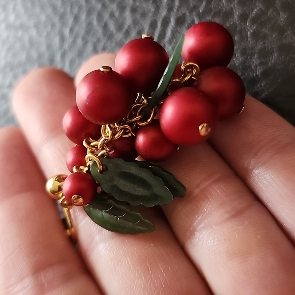 VTG clip on earrings - Picture 4 of 6